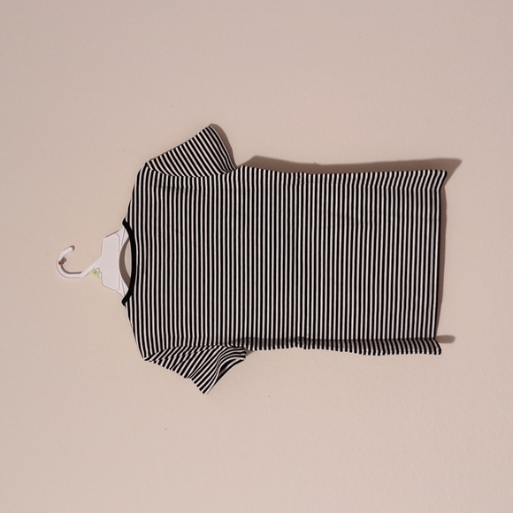 Lauren Ralph Lauren Women's Black/White Petite T-shirt. - Picture 2 of 8